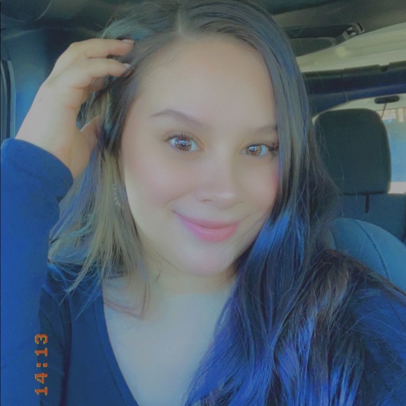 Meet your Posher, Andrea - Picture 1 of 1